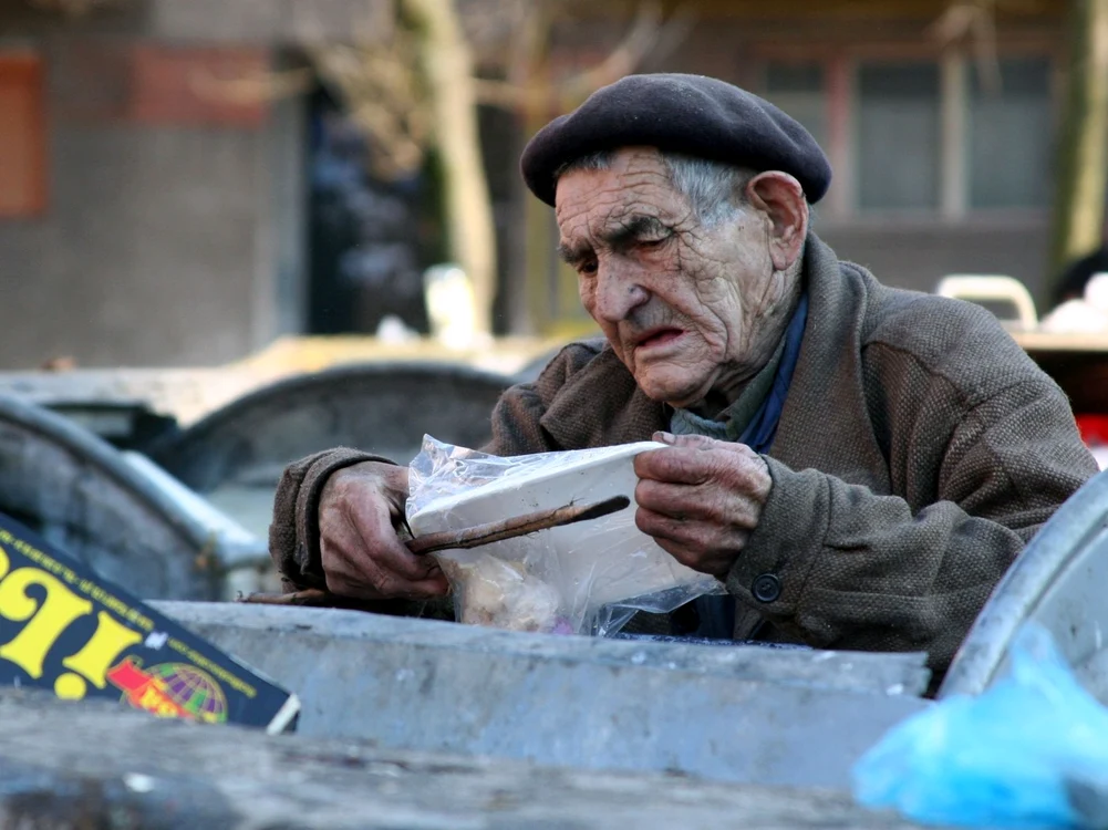 Victima era agresată deseori de feciorul său. FOTO Arhivă Adevărul