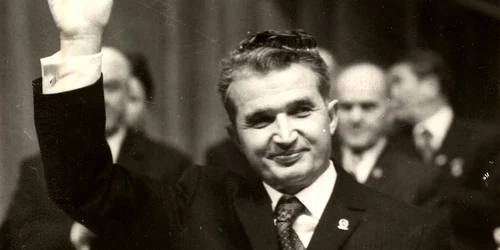 Nicolae Ceauşescu în prezidiul Congresului al XI-lea al PCR (© „Fototeca online a comunismului românesc”, cota: 1/1974)
