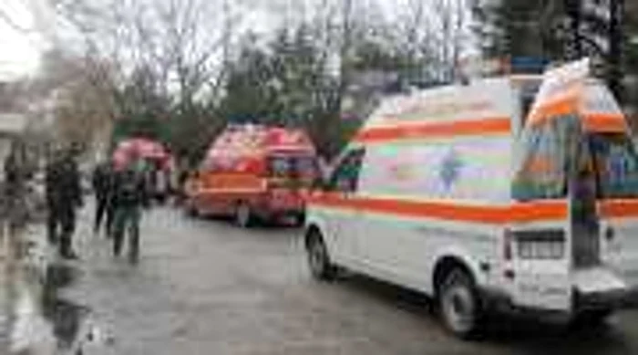 Minora a fost transportata cu o salvare la spital
