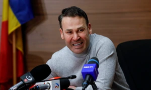 Primarul sectorului 3 Robert Negoiță face declarații de presă la sediul primăriei. FOTO Inquam Photos / Mălina Norocea