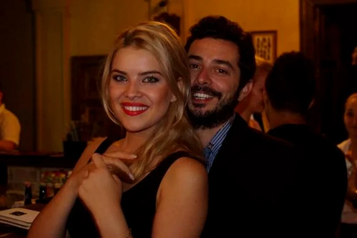 Marius Moga şi Bianca Lăpuşte s-au logodit în noiembrie 2014, la finalul unei ediţii a show-ului „Vocea României“