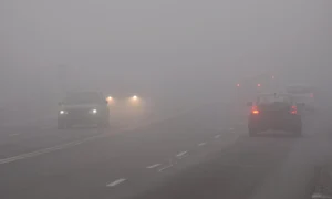 ceata avertizare infotrafic masini foto shutterstock