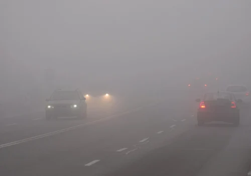 ceata avertizare infotrafic masini foto shutterstock