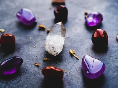 3 pietre pretioase jpg jpeg