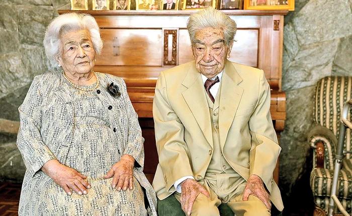 
     Julio şi Waldramina spun că  datorează longevitatea faptului  că au păstrat numai pentru  ei neplăcerile  