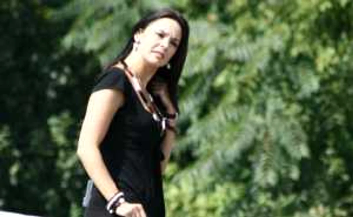 Andreea Marin, profesoară pe 3.000 de euro - Revista presei mondene