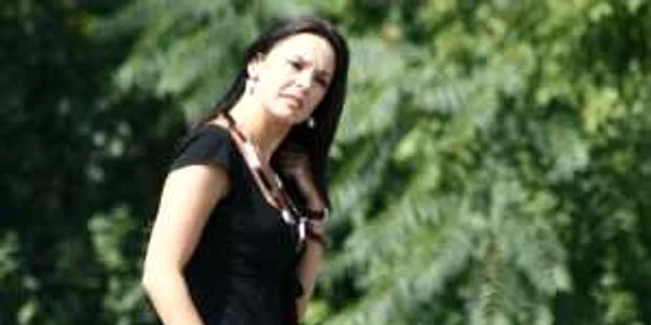 Andreea Marin, profesoară pe 3.000 de euro - Revista presei mondene