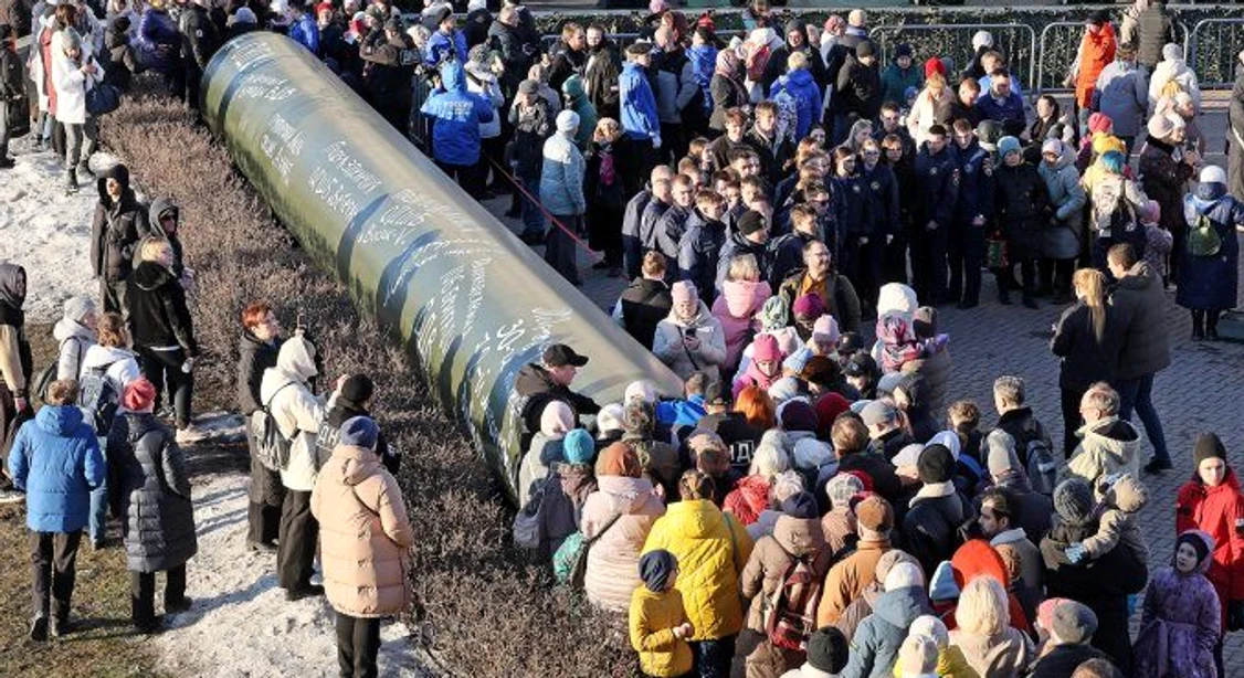 Rușii se roagă la conductă FOTO: captura video