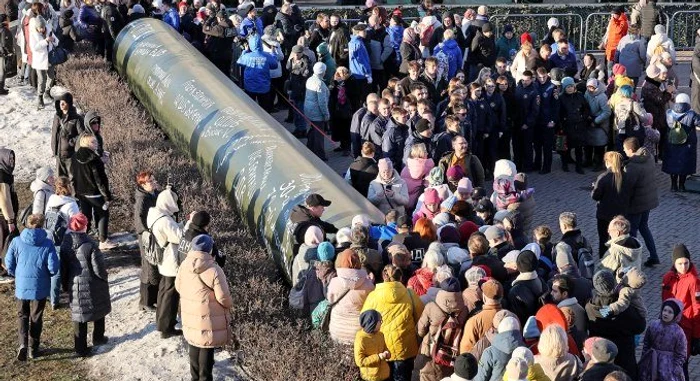 Rușii se roagă la conductă FOTO: captura video