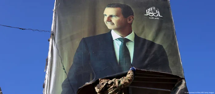 Portretele lui Bashar al-Assad sunt demontate în întreaga Sirie