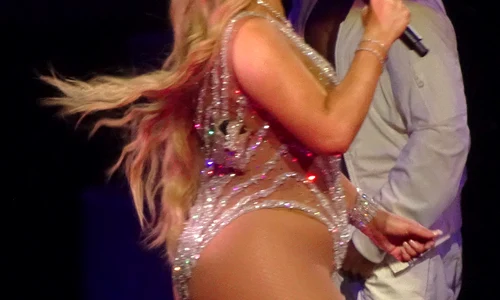 Mariah Carey shows off her curves as she dances and sings on stage with her cast for the final time at her Las Vegas residency at Ceasar's Palace in Las Vegas on final night jpeg