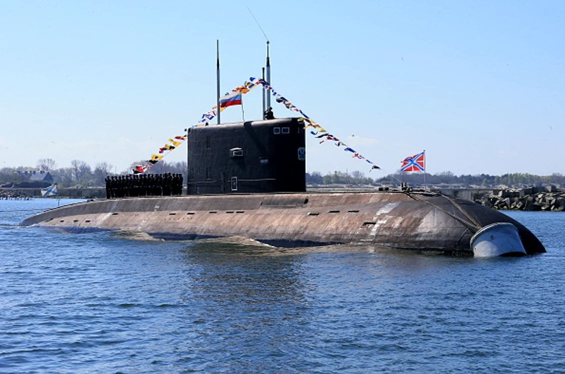
    Submarinul rusesc reperat în Canalul Mânecii poate lansa rachete din adâncimeFoto Getty  