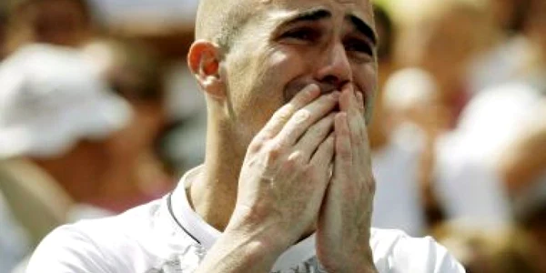 TENIS: Agassi "dă tot din casă": a luat amfetamină şi a purtat perucă (VIDEO)