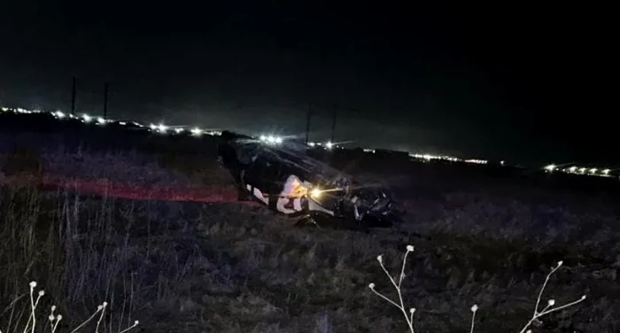 Masina consusă de Julien Panțic s-a răsturnat pe un câmp. FOTO Campus TV