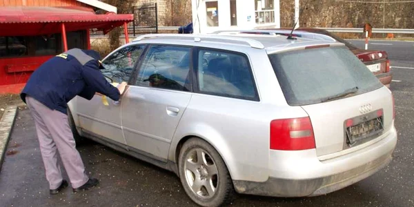 autoturism politia de frontiera 