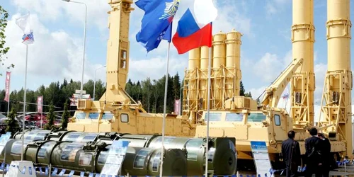 Vizitatori straini la Parcul Patriot al lui Vladimir Putin FOTO Captura The Guardian