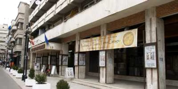 Foarte multe dintre reprezentații vor avea loc la sediul Teatrului Toma Caragiu. Foto Alex Policală
