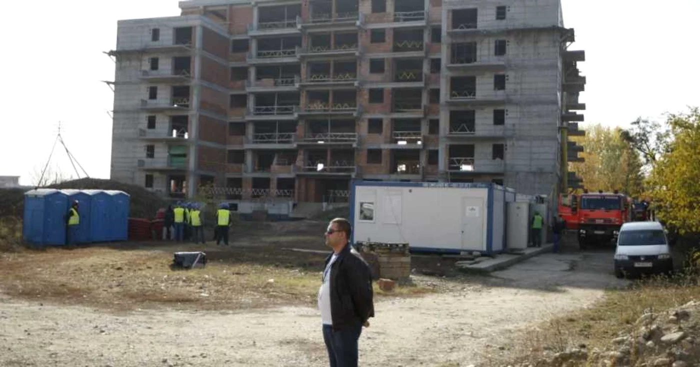 Muncitorul a murit sub dărâmături