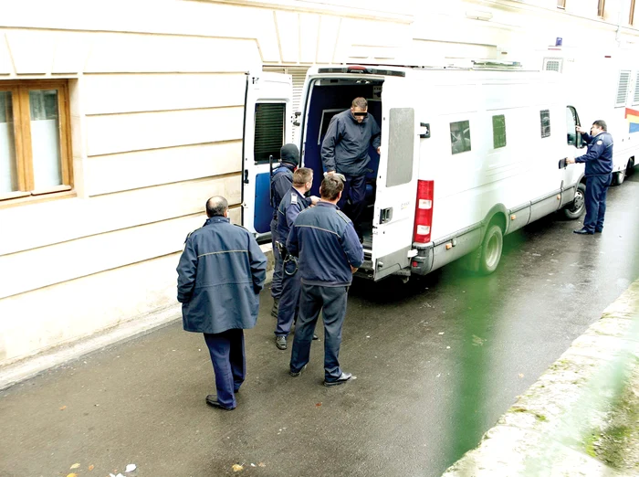 Bărbatul de 33 de ani n-a scăpat de arest