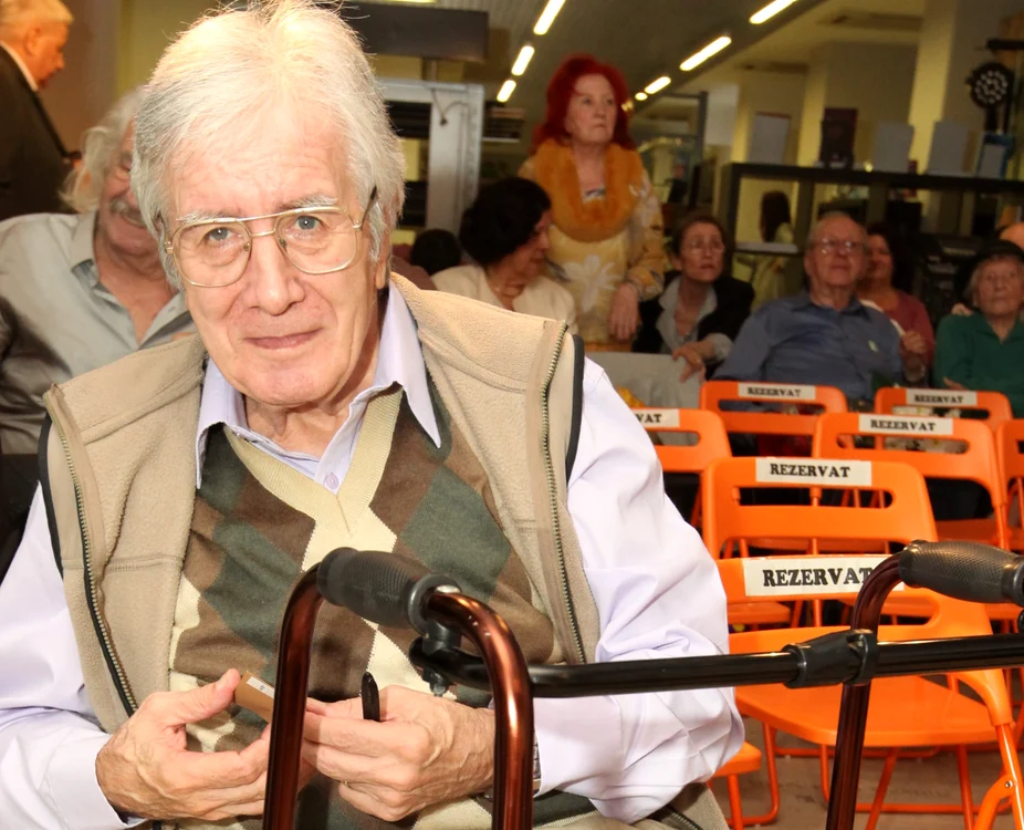 
    Cornel Constantiniu suferă de maladia Parkinson de 27 de anifoto: Click!  