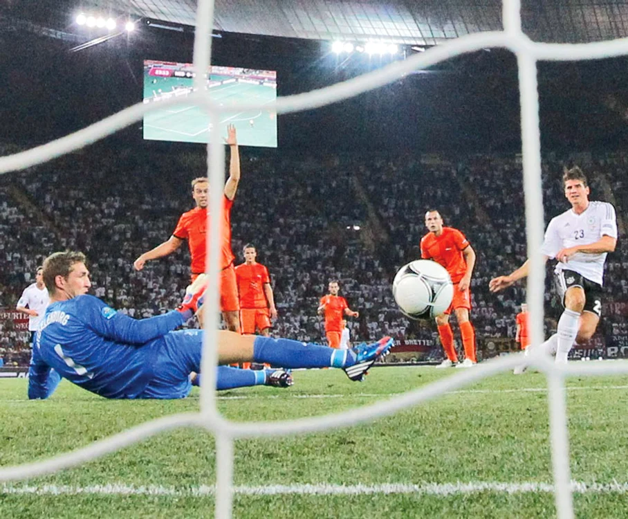
    Batavii sunt ca şi eliminaţi de la EURO (foto: Reuters)  