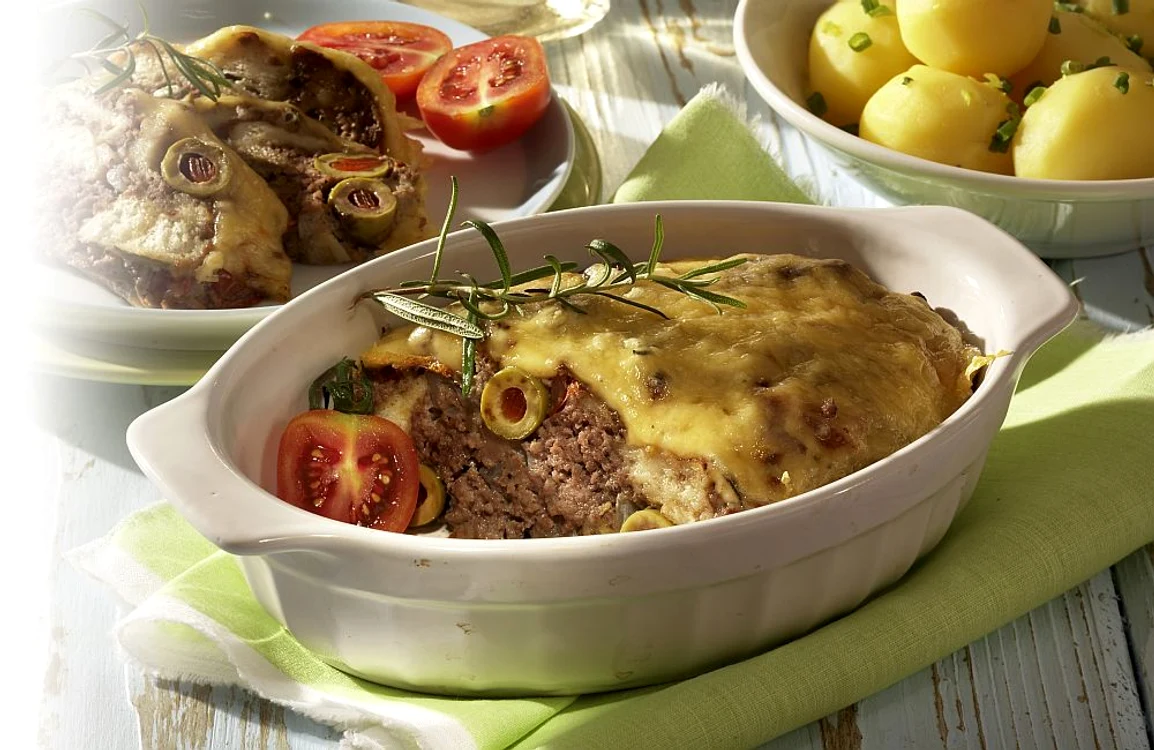 budinca de carne si masline la cuptor jpeg