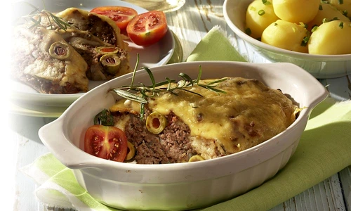 budinca de carne si masline la cuptor jpeg