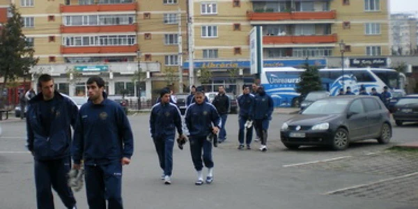 Jucătorii ialomiţeni la revenirea de la antrenament 