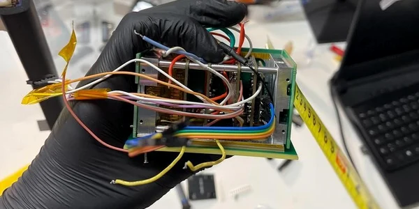 foto5 ROM 3 în lucru foto Liceul Internaţional de Informatică Bucureşti jpg