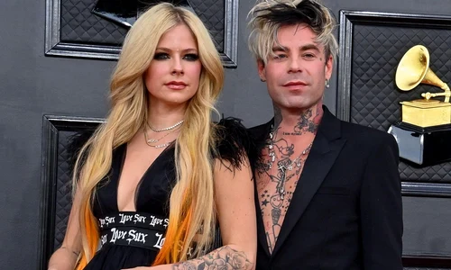 1 avril lavigne a anuntat ca s a logodit cu iubitul sau cantaretul mod sun 6 jpg jpeg