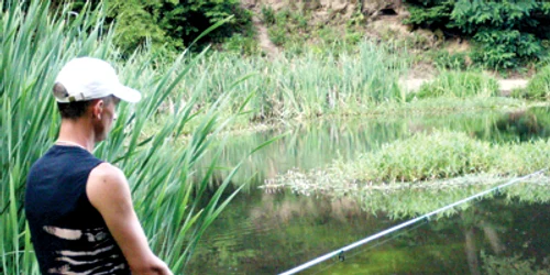 Resita: ORAŞUL PE SCURT / Poliţiştii au ieşit la pescuit