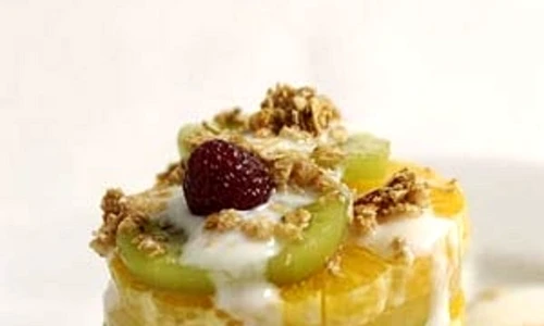 fructe tropicale cu crema de miere si iaurt jpeg