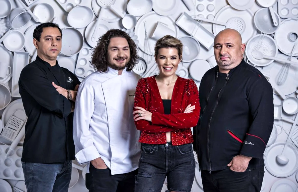 Sorin Bontea, Florin Dumitrescu şi Cătălin Scărlătescu sunt protagoniştii „Chefi la cuţite“, în timp ce Gina Pistol este gazda emisiunii FOTO Antena 1