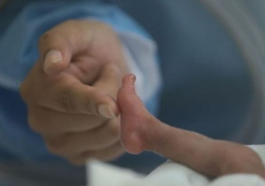 „Școala Mamei”, proiectul unic în România pentru mamele tinere. Care sunt obiectivele și cine se ocupă de el