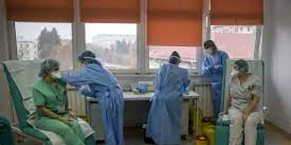au reapărut cozile la vaccinare FOTO Spitalul Militar de Urgenţă Braşov