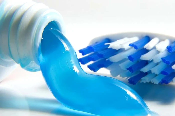Un ingredient din pasta de dinţi, asociat cu dereglările hormonale şi riscul de cancer