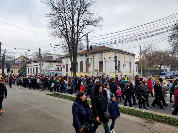 Pelerinaj de Florii , pe străzile Galațiului FOTO: C.Mazilu