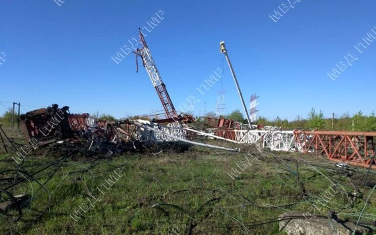 Cele două antene distruse de noile explozii. Sursa foto: Unimedia.info