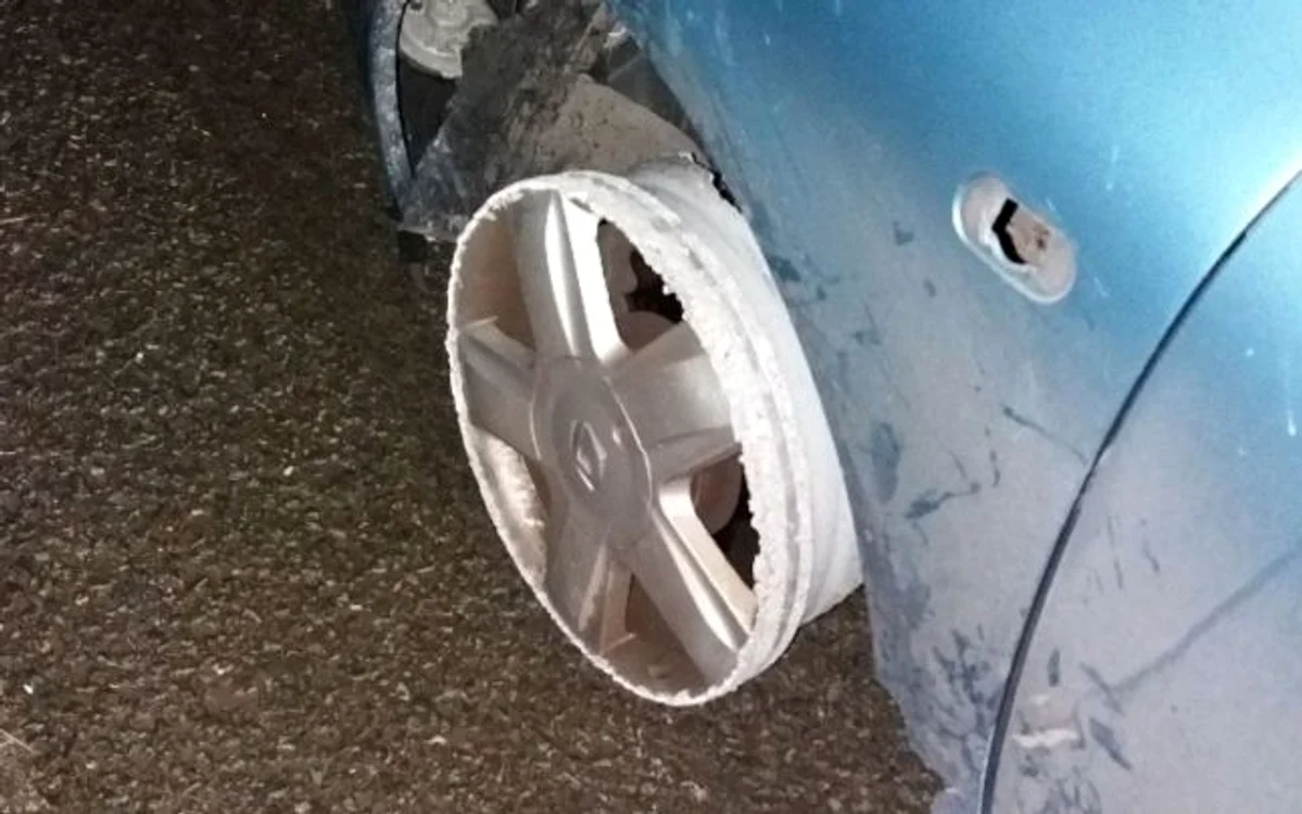 Autoturismul arăta ca fiind luat dintr-un service auto FOTO SkyNews