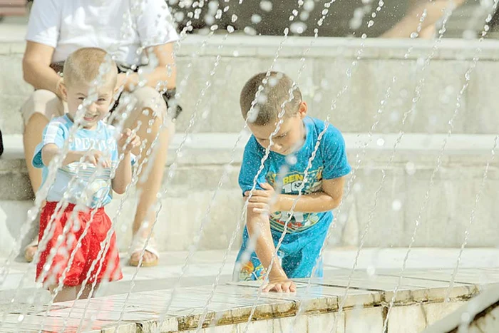 Vor fi zile caniculare, cu maxime de peste 35 de grade Celsius