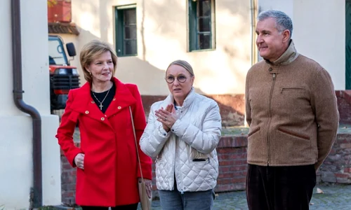 Gabriela Szabo, invitată de Majestatea Sa Margareta și Principele Radu la Crosul Cetăților, etapa Săvârșin   Daniel Angelescu, Casa Majestății Sale (1) jpeg