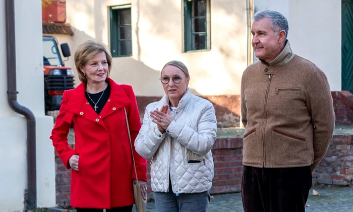 Gabriela Szabo, invitată de Majestatea Sa Margareta și Principele Radu la Crosul Cetăților, etapa Săvârșin   Daniel Angelescu, Casa Majestății Sale (1) jpeg