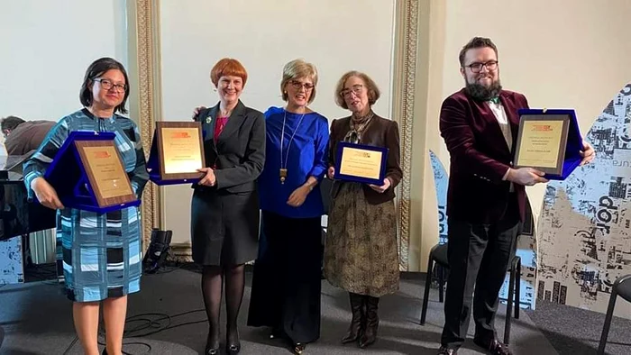 Monica Isăcescu-Lup, Cristina Comandașu, Luminița Arvunescu, Anca Ioana Andriescu, Radu Mihalache