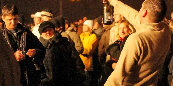 Un nemţean a încercat să-şi impresioneze cunoscuţii la petrecerea de Revelion consumând alcool în exces