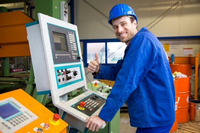 Companiile oferă peste 300 de locuri de muncă