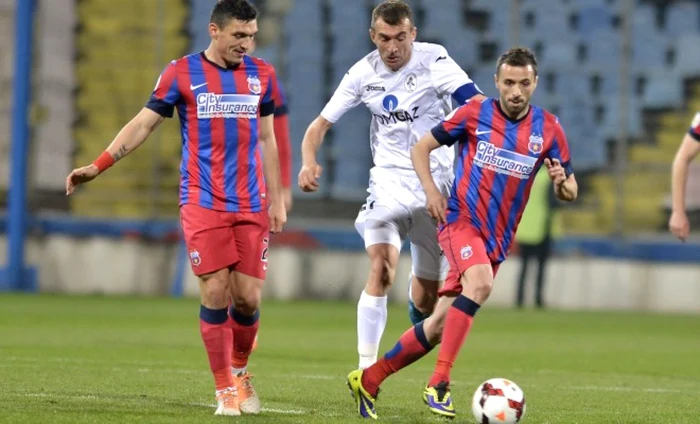 Keşeru(stânga) ar putea reveni la Steaua