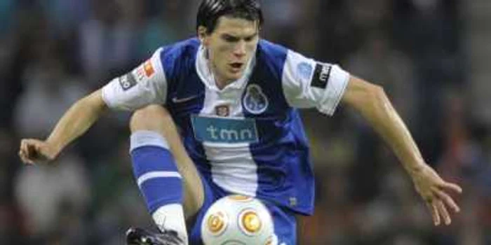 Săpunaru a mai jucat în România la FC Naţional şi Rapid