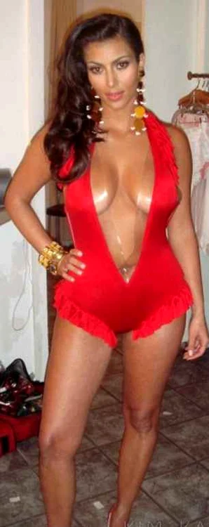 Kim Kardashian, sexy pentru Playboy. (Foto: Twitter)