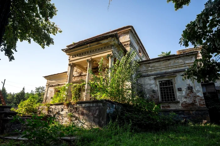 Conacul Rosetti, ridicat la mijlocul secolului al XIX-lea, a ajuns o ruină.