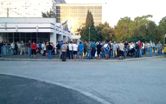 Angajajaţii Termocentralei au protestat, faţă de măsurile prevăzute în CCM.